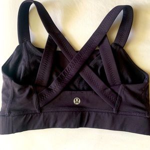 Lululemon sports bra